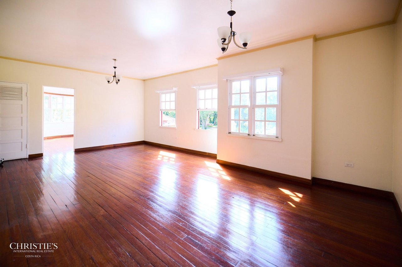 Edificio Jiménez- A Timeless Architectural Gem in Historic San José