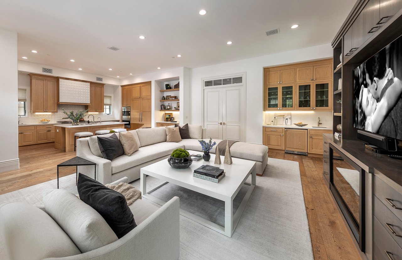 10210 Century Woods Dr, Century City