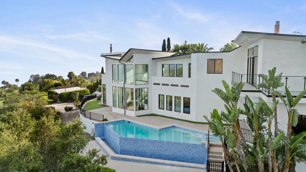 Luxurious Architectural Estate