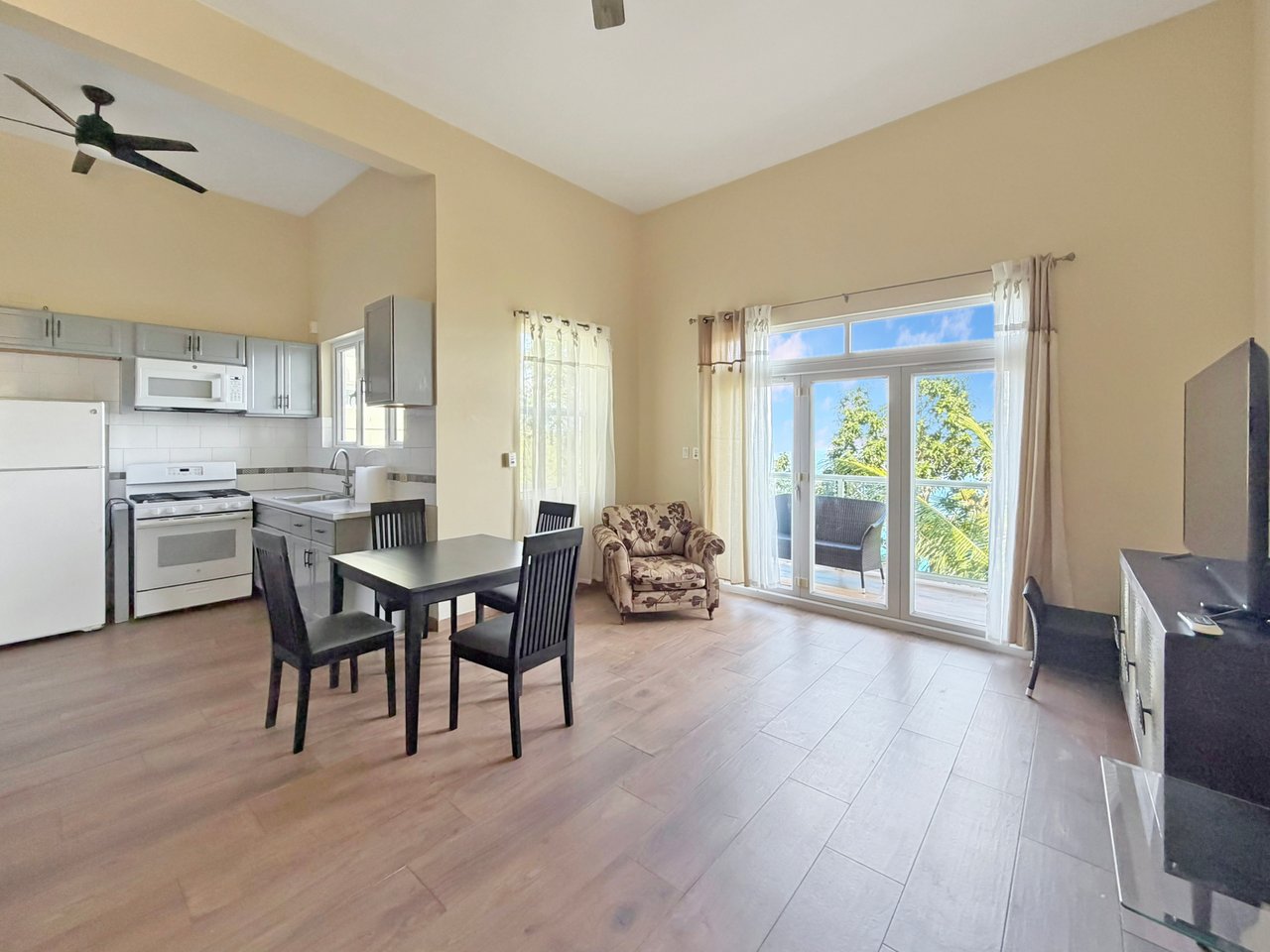 1120 Rogue's Bay 1 Bedroom Apartment