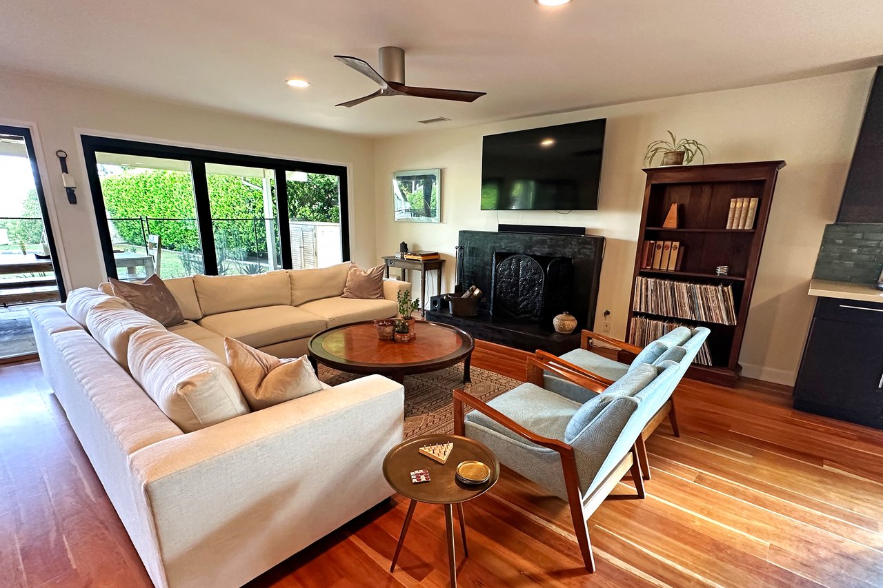 26024 Farmfield Road, Calabasas
