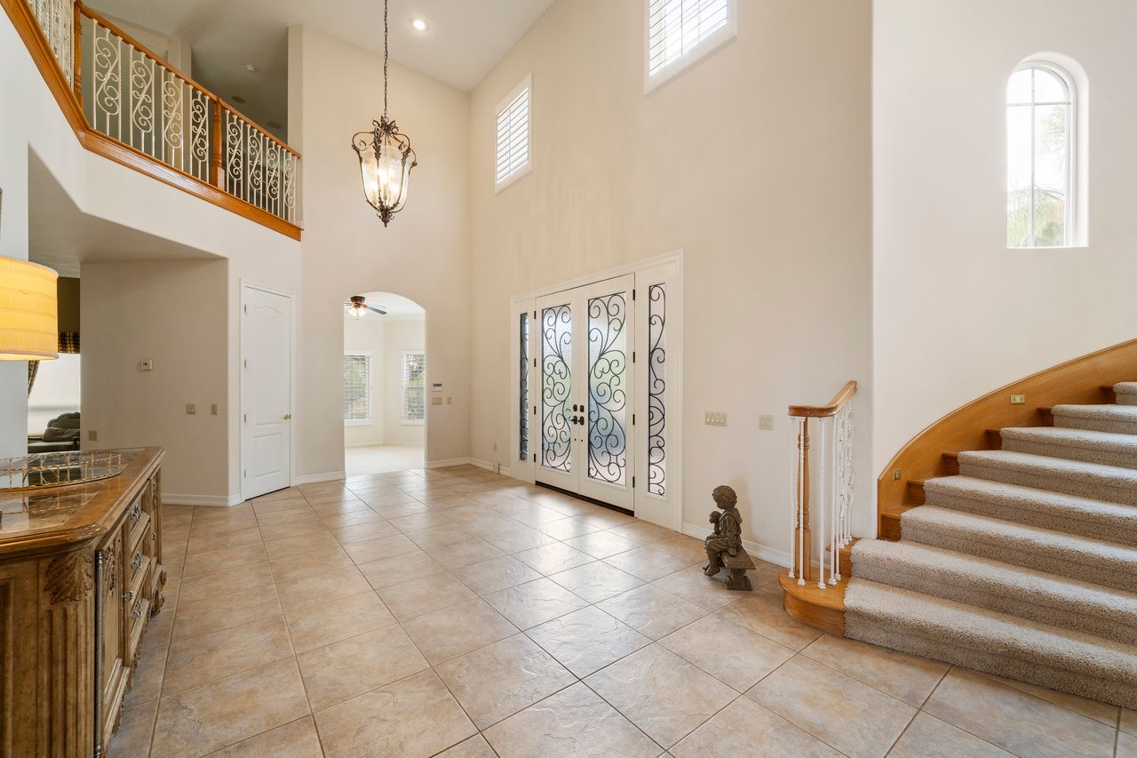 21100 Paseo Montana