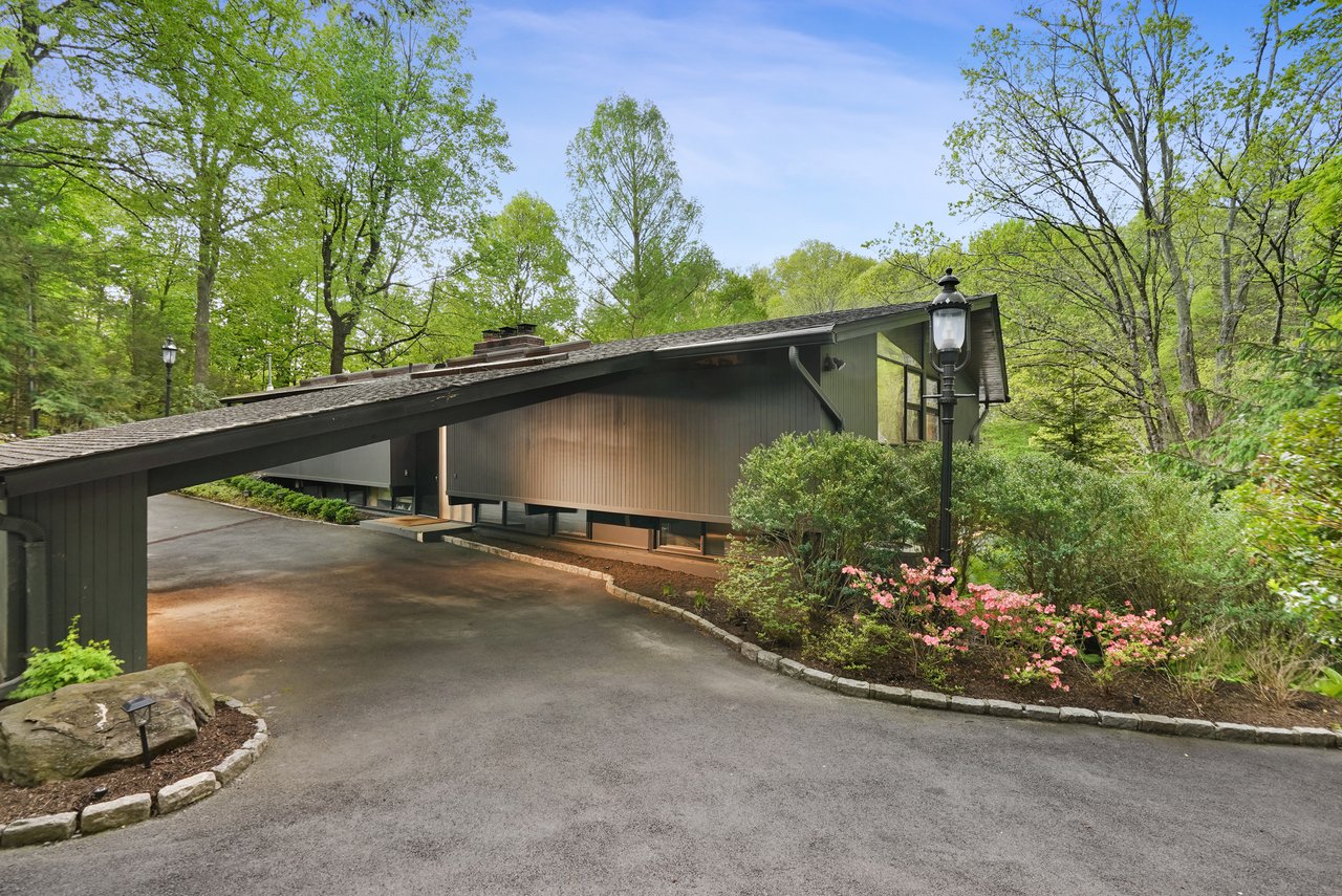 107 Middle Patent Road