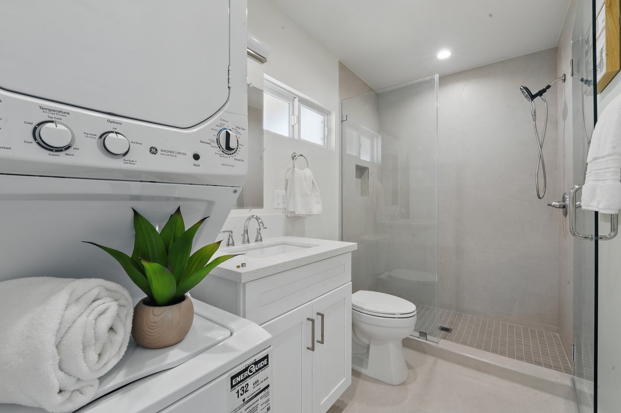 4 Units in North Hollywood