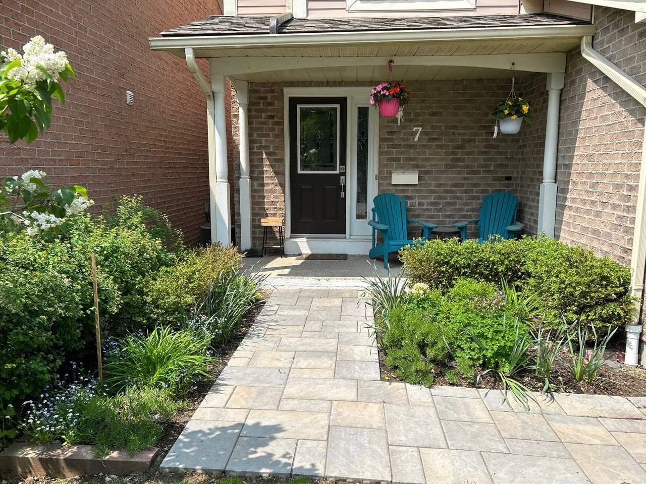 5255 Lakeshore Road 7