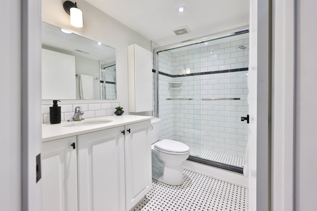 83-1055 Shawnmarr Road, Mississauga