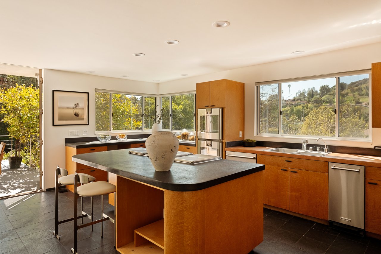 2776 Outpost Dr, Hollywood Hills