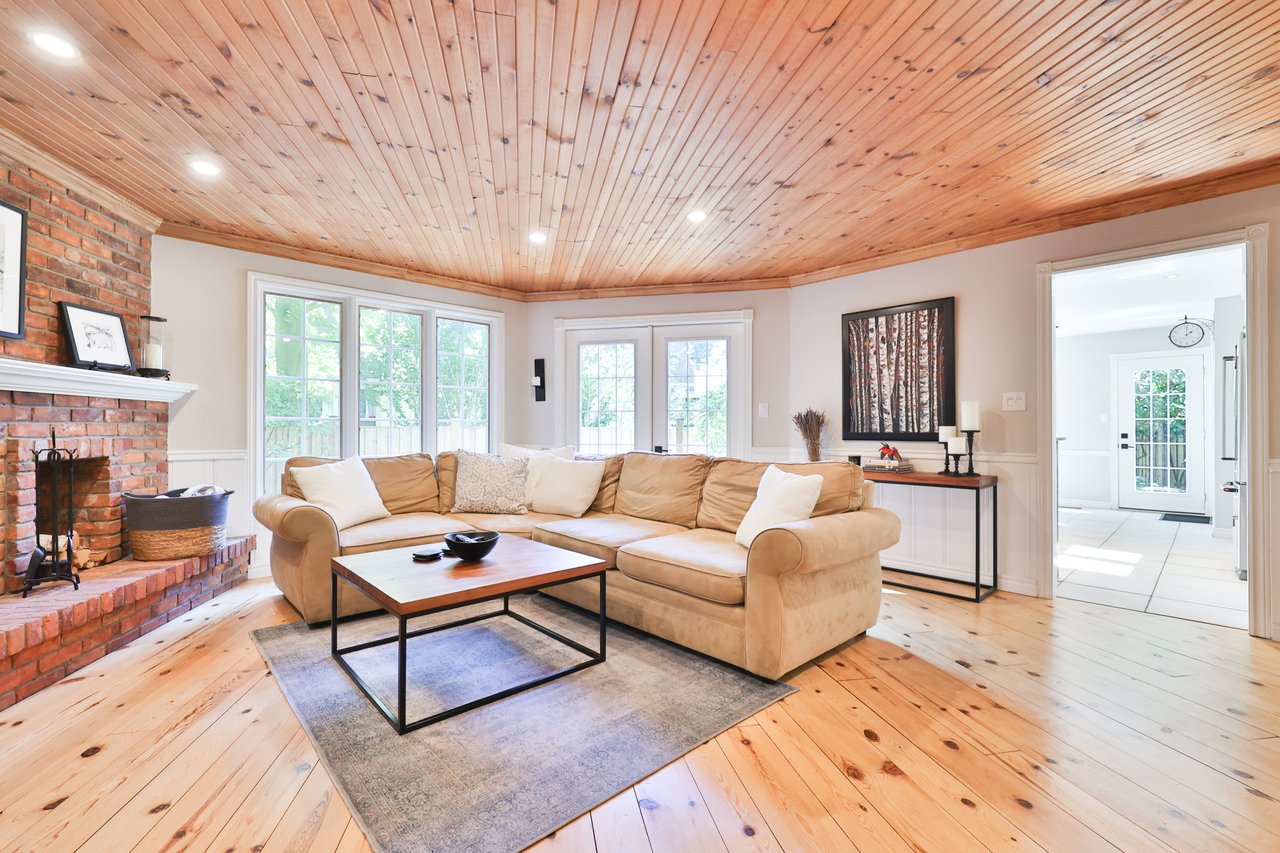 206 Rossmore Boulevard, Burlington