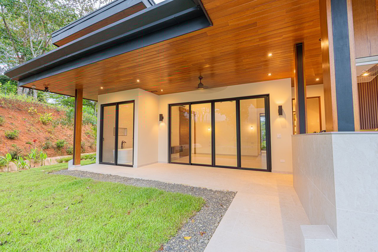 3 Bedroom Luxury Modern Tropical Home in Dominical