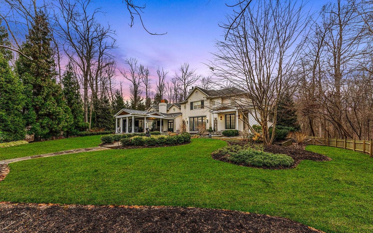 Caves Valley