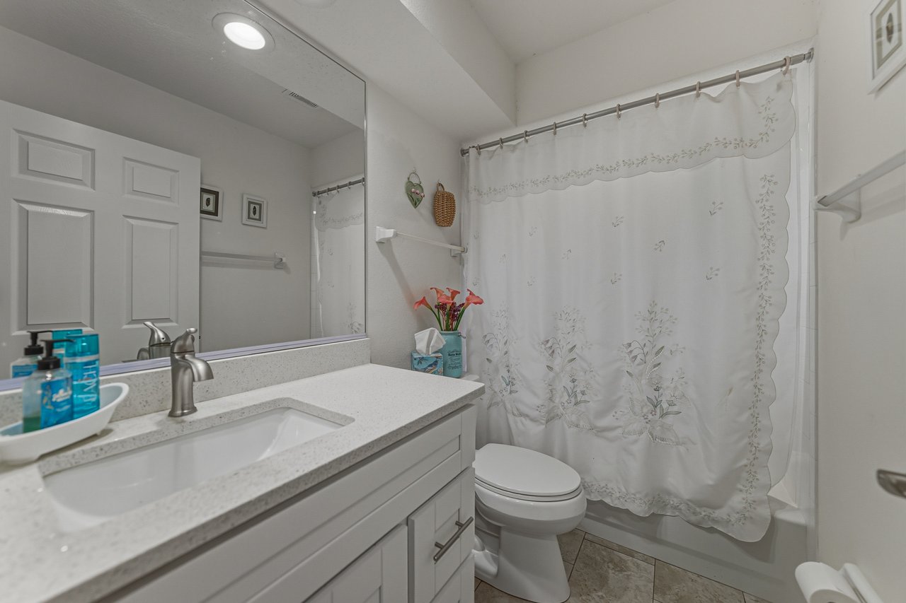 5240 NEW BRITTANY LN