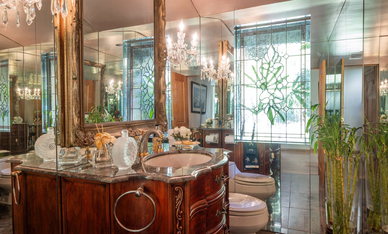 9415 Cherokee Ln, Beverly Hills