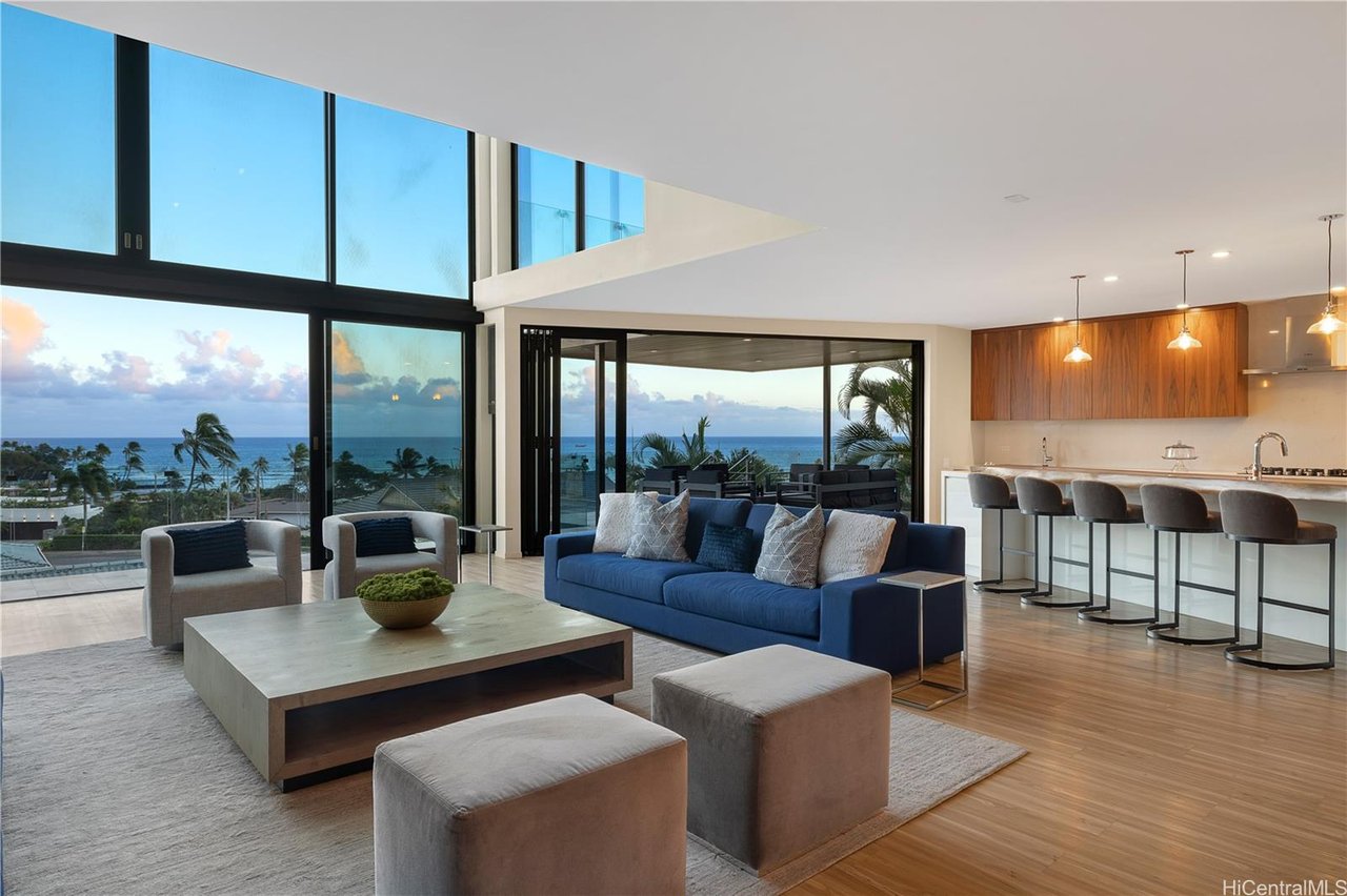 Wallace 3849 Poka St, Honolulu, HI 96816