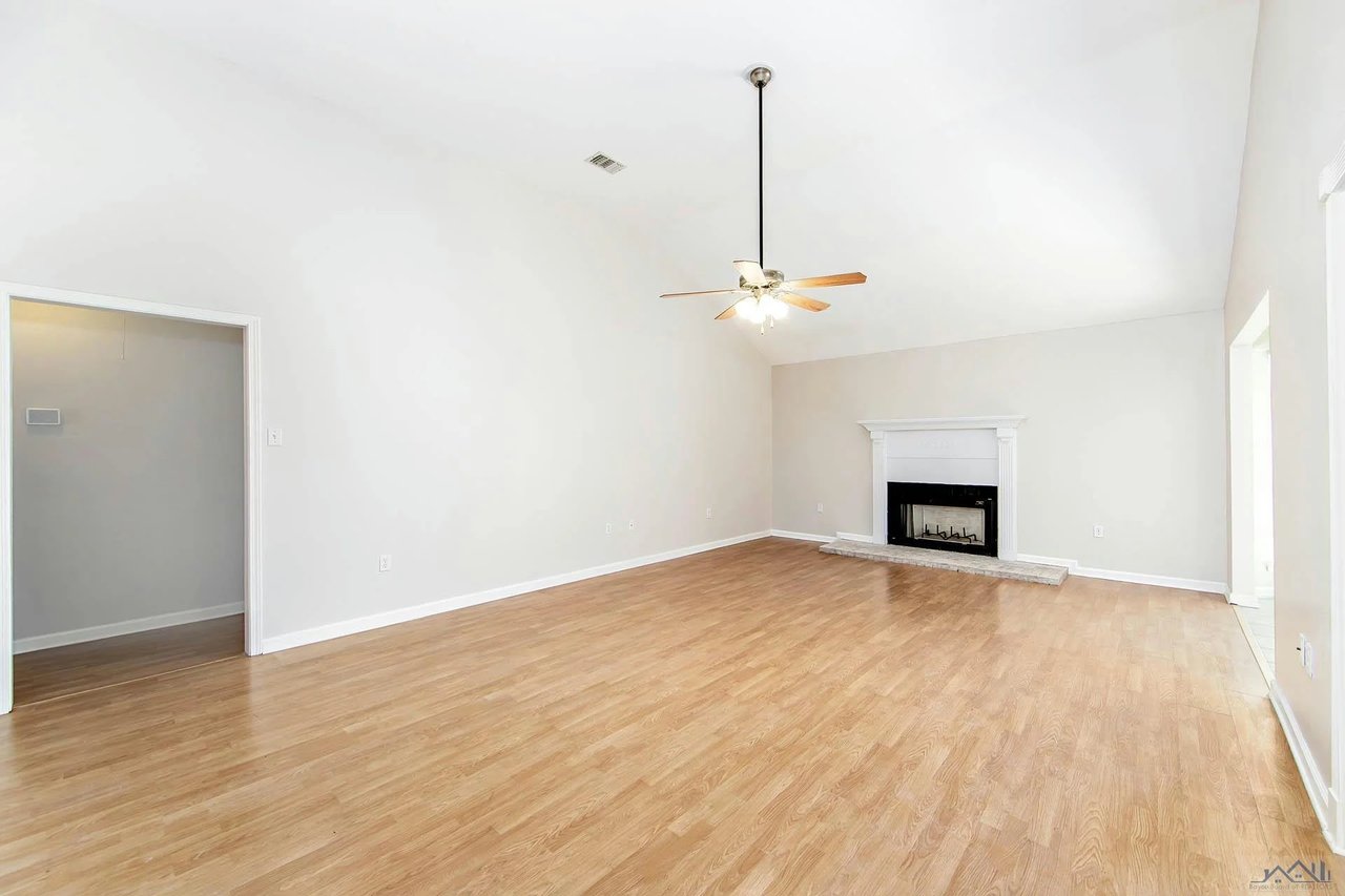 133 Tigerlily Dr