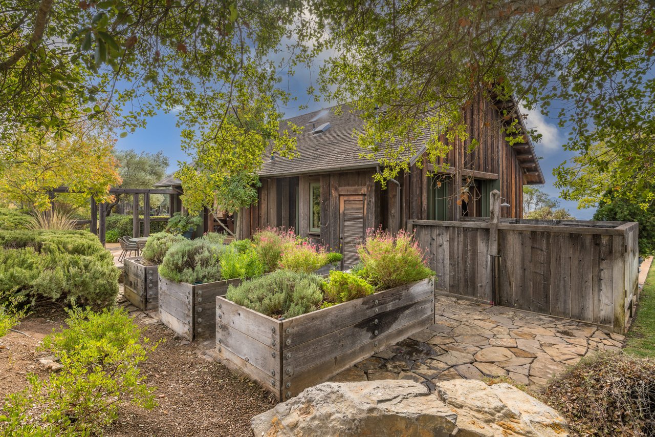 Long Ranch Road, St. Helena