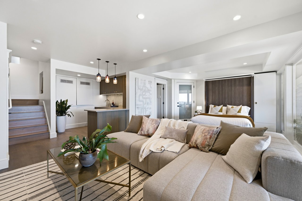 Craftsman Jewel With Sweeping Views