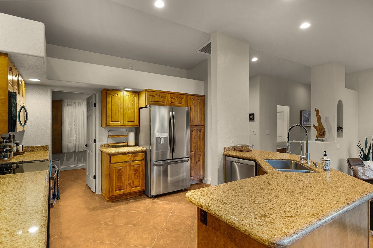 Splendor-Close to town, Huge Spa/Game Rm/Free Pets!