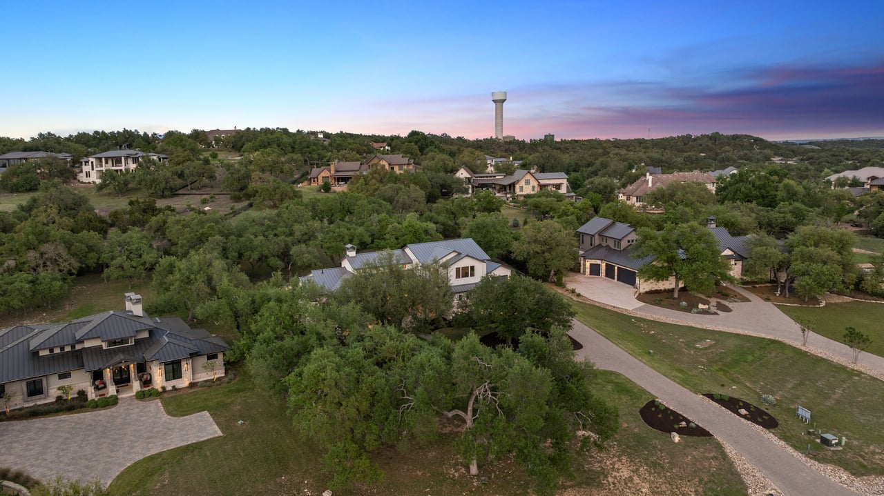 8325 Lakewood Ridge Cv