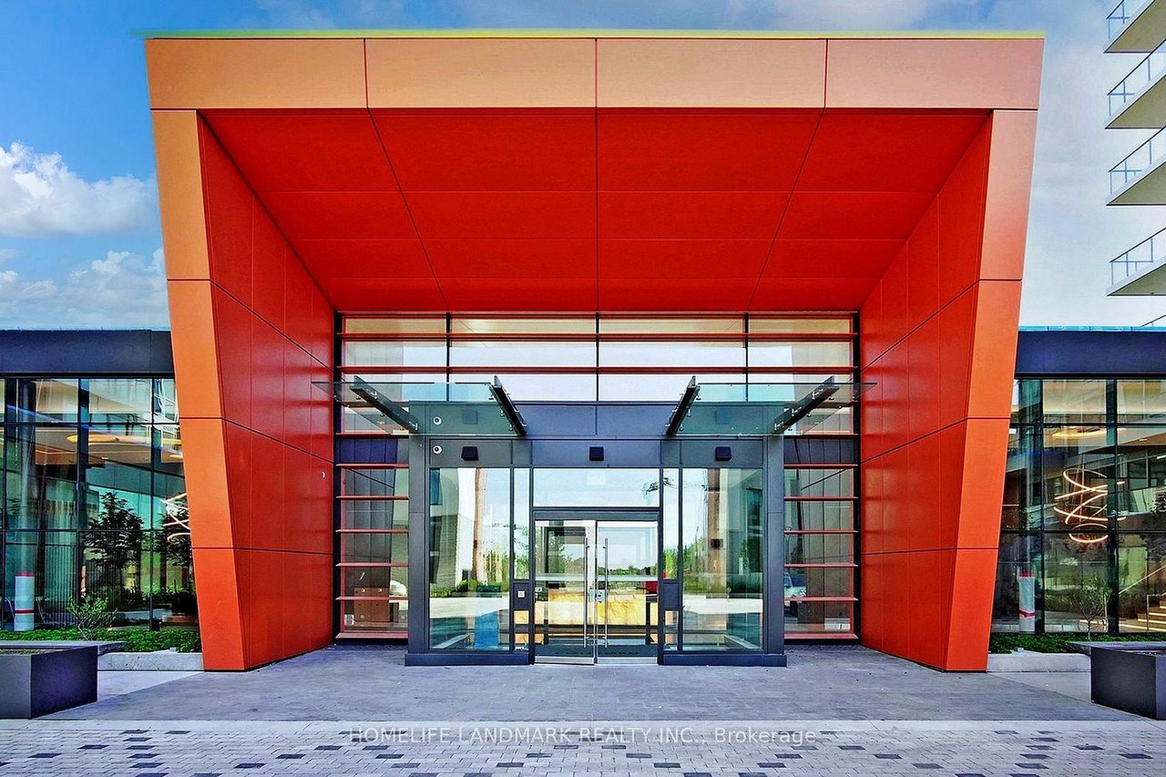 NORTH YORK'S PRESTIGIOUS COMMUNITY PENTHOUSE