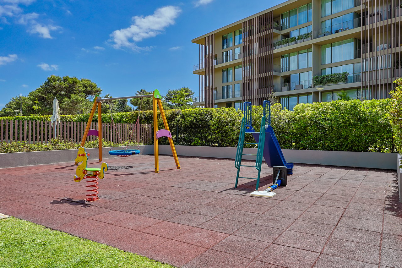 Elegant 2-Bedroom Apartment in One Living Cascais with Premium Amenities