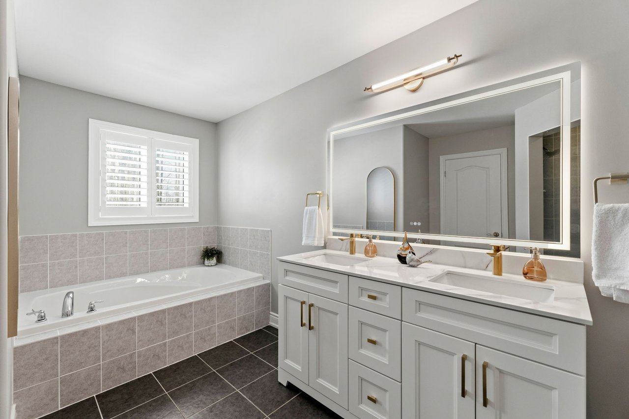 2998 Annalysse Drive, Orillia