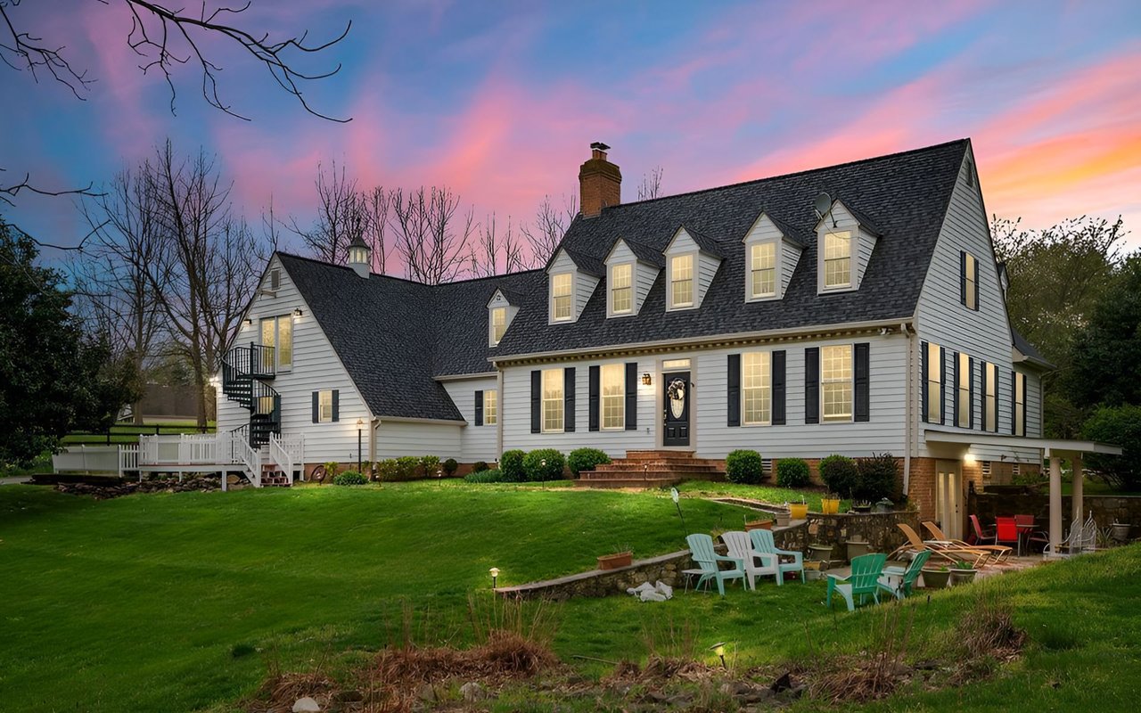 Sold | 19725 Woodtrail Rd | Round Hill, Va 20141