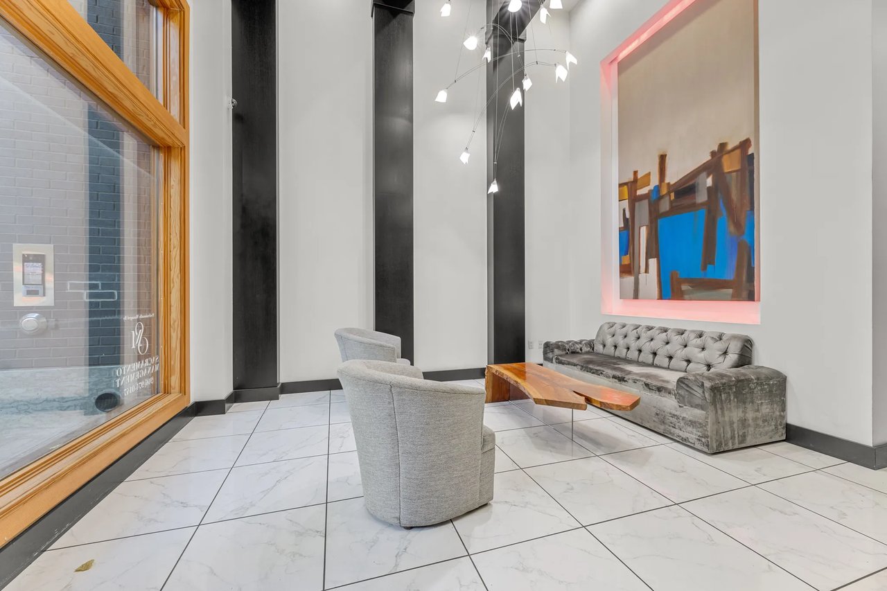 1818 L St #807