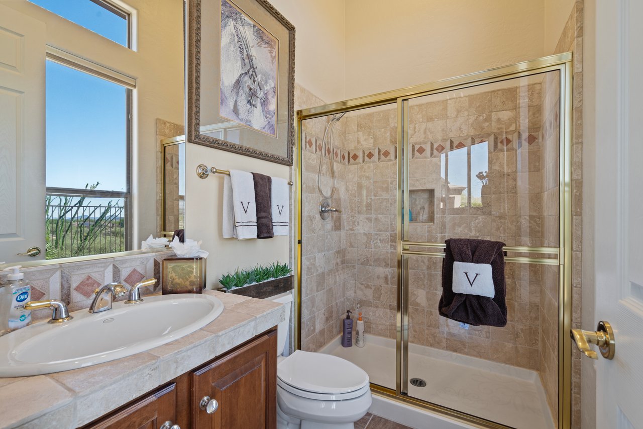 9812 E ROADRUNNER Drive