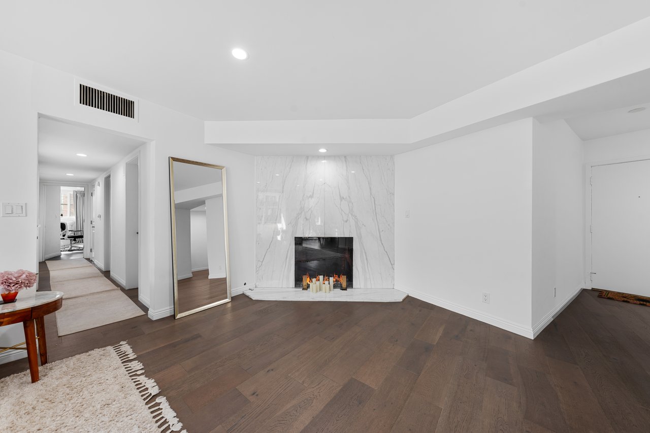 11970 Montana Ave Unit: 207, Brentwood 