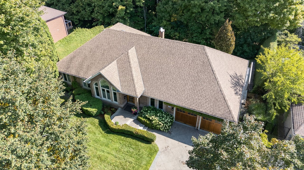 6 Falling Leaf Crt, Aurora