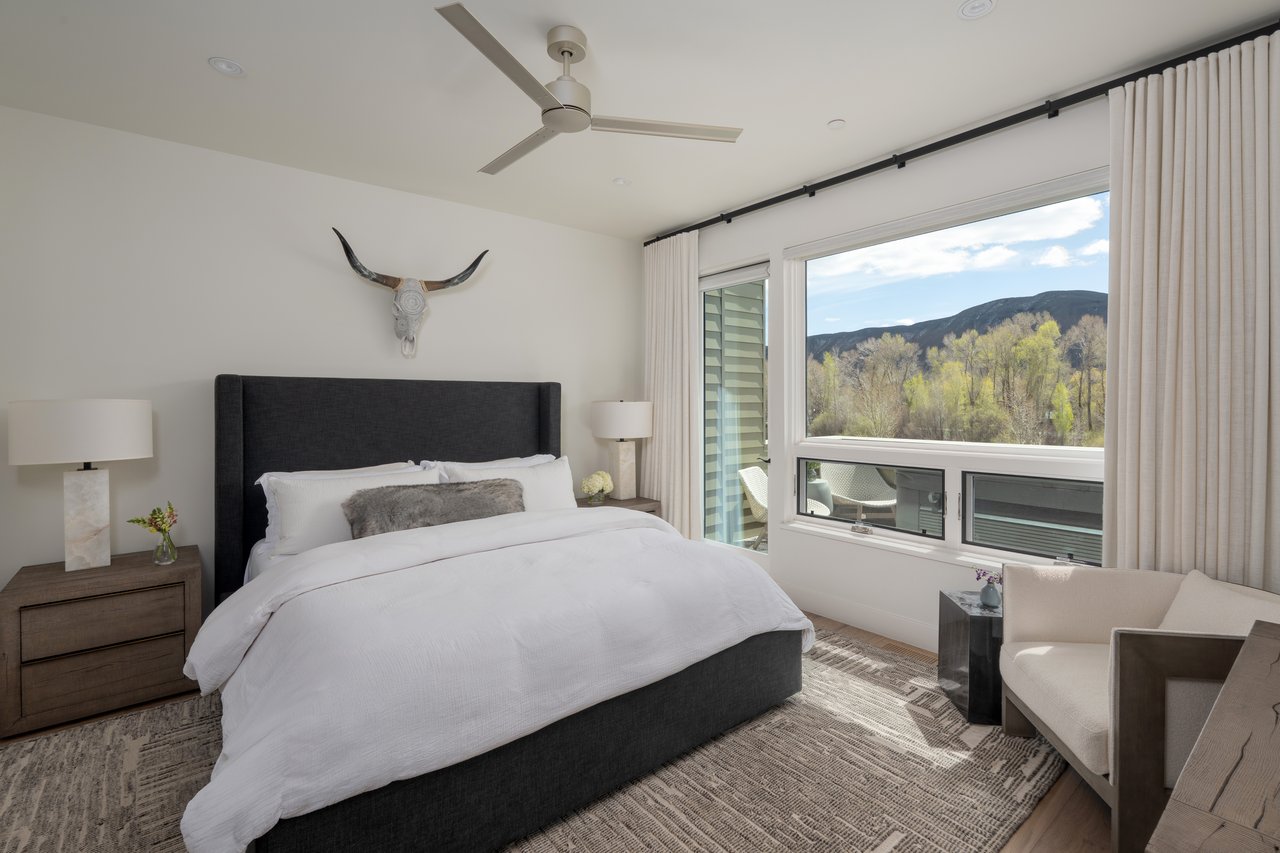 22856 Two Rivers Road