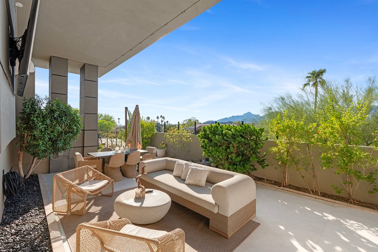 5905 N ECHO CANYON Lane