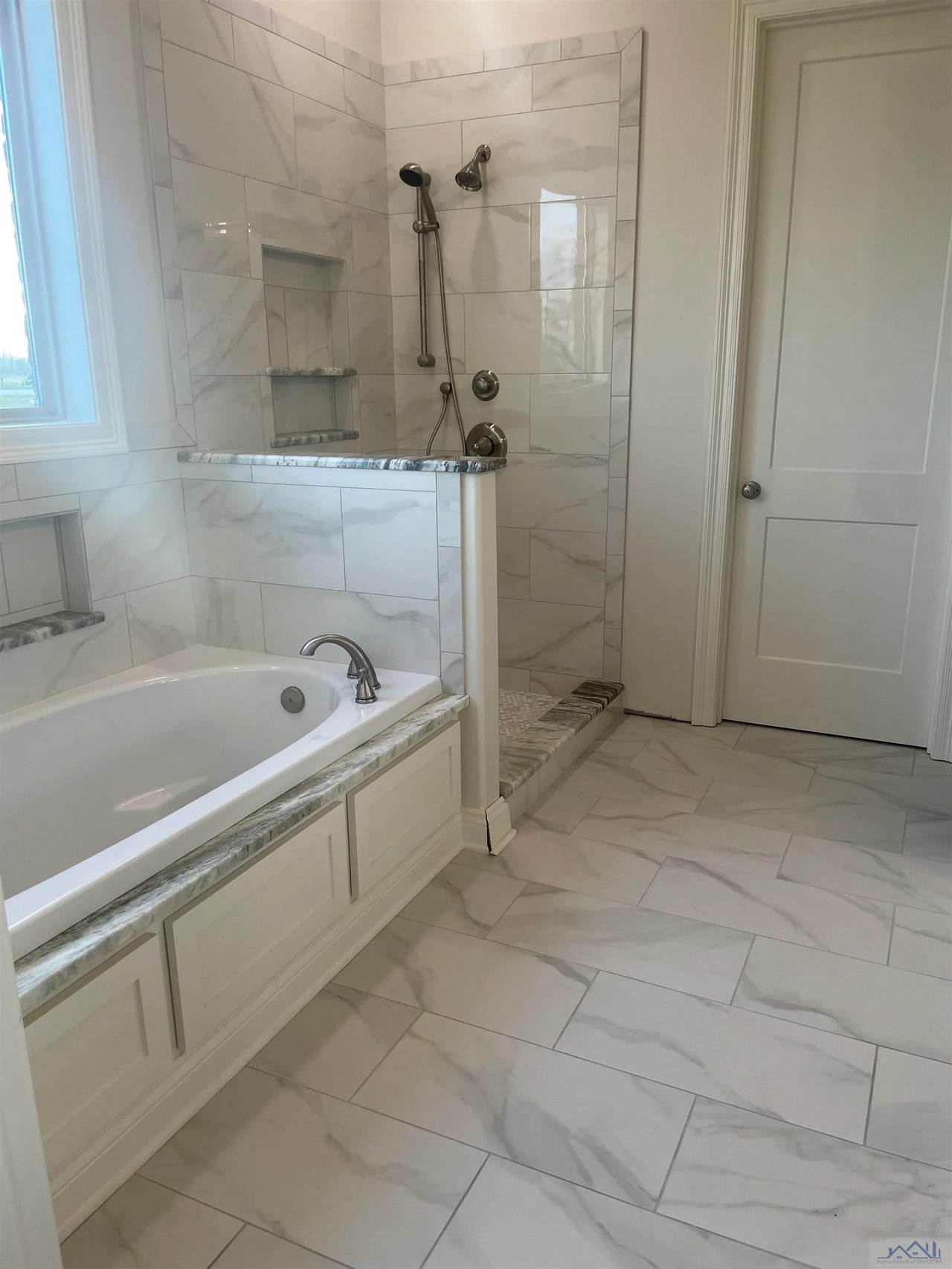 351 Ravensaide Dr