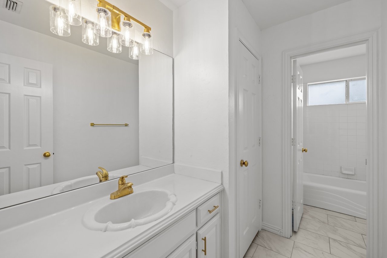 2 Treewood Court
