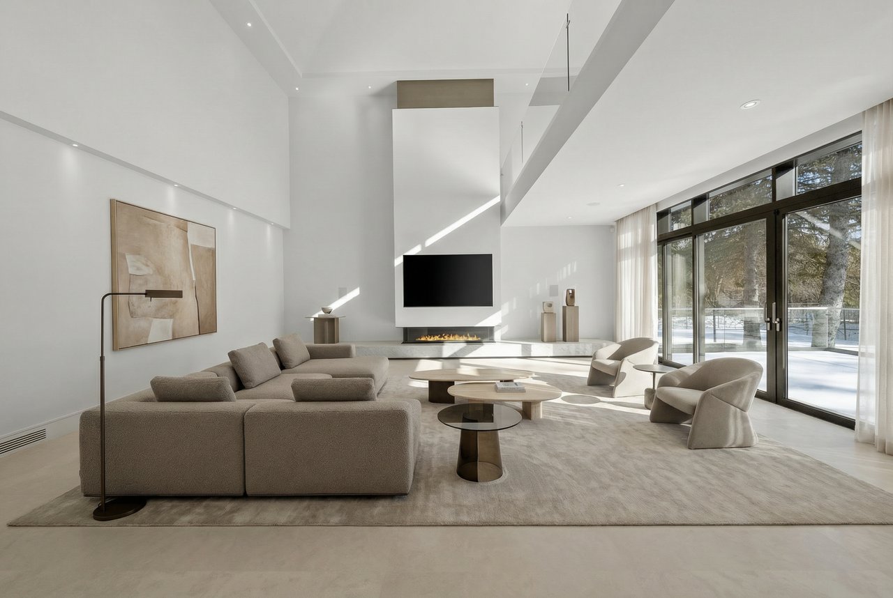 Uniquely Distinguished Property