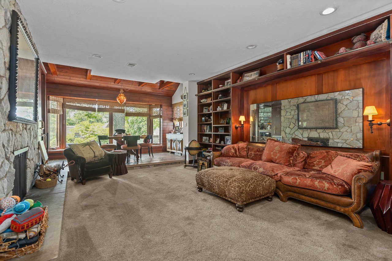 694 Valleyview Road