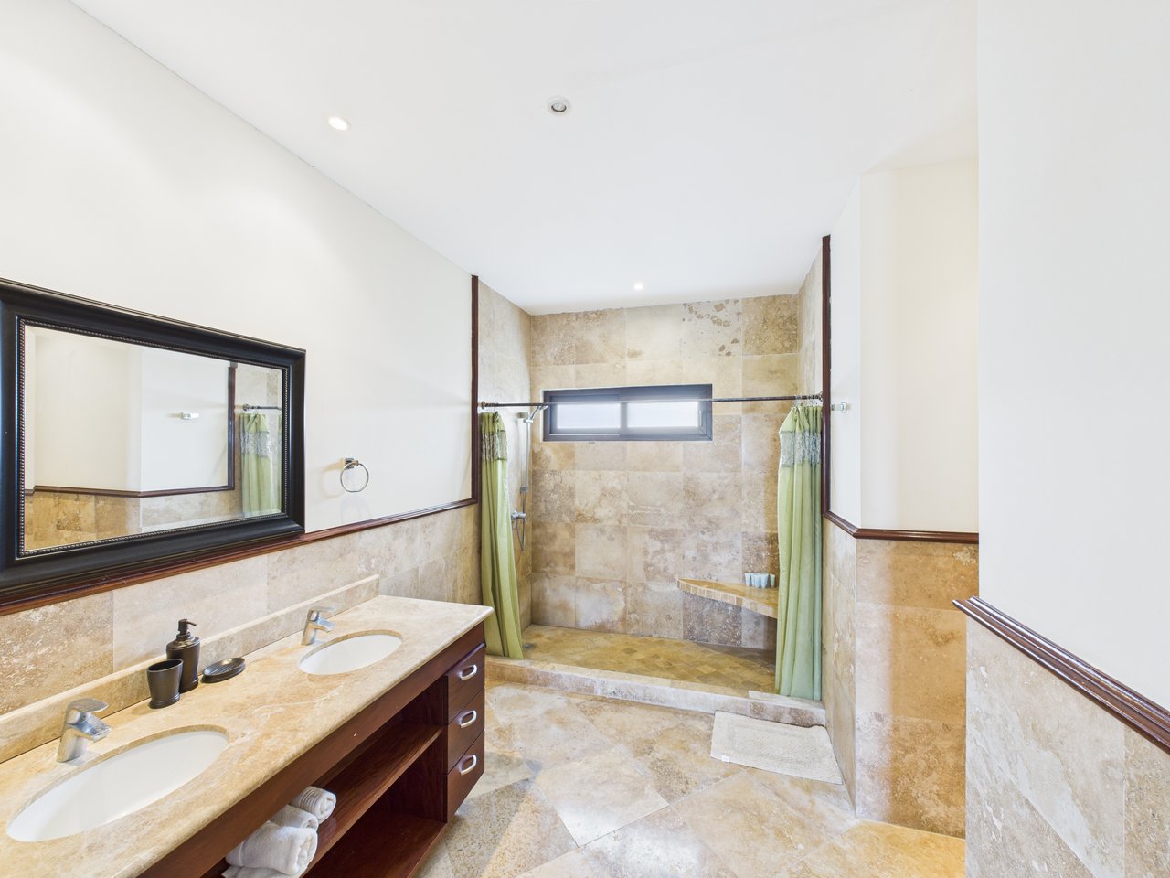 Villa 1203, Pristine Bay 