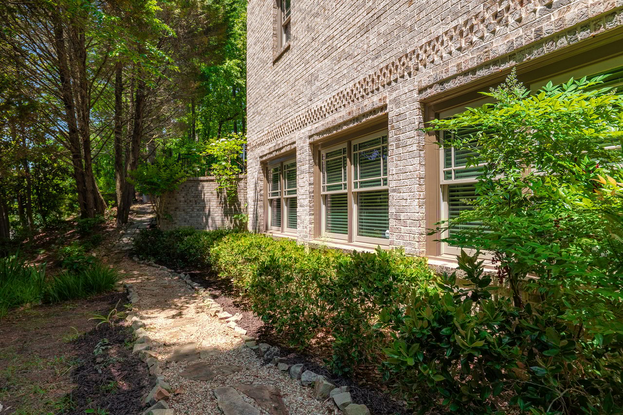 3680 Milton Park Drive