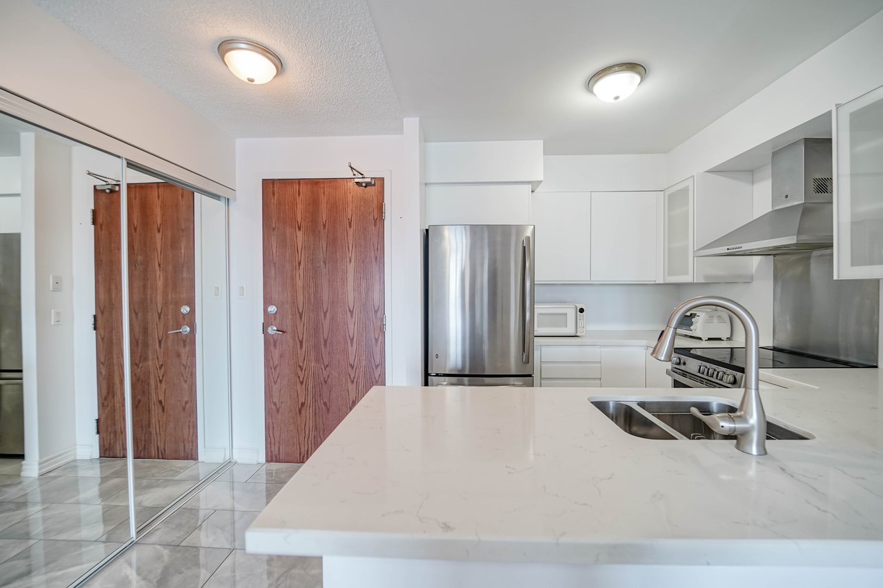 2772 Keele St 303