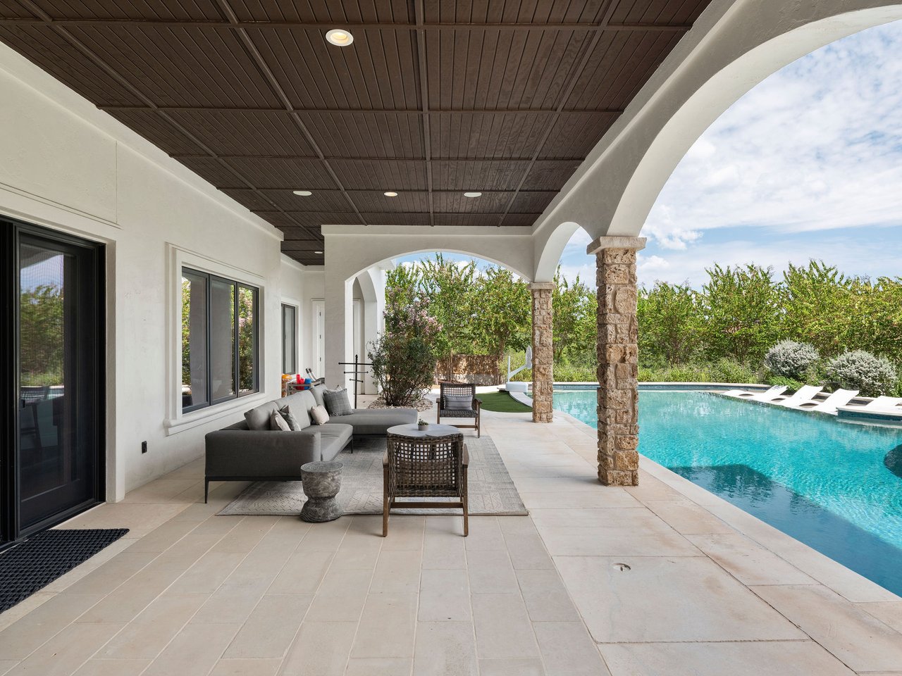 305 Marly Way 