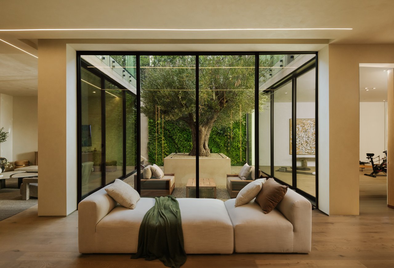 510 N Alpine Dr, Beverly Hills 