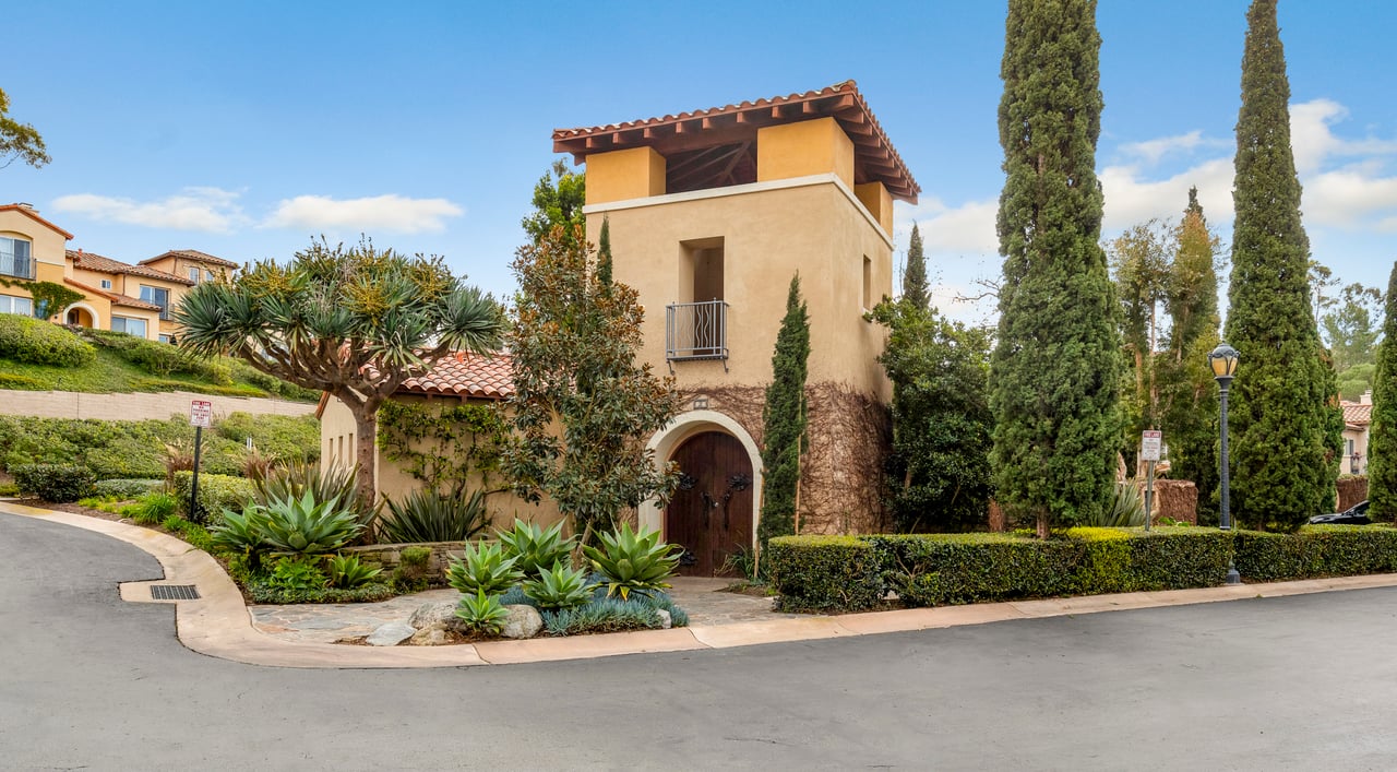 3 Savona Court