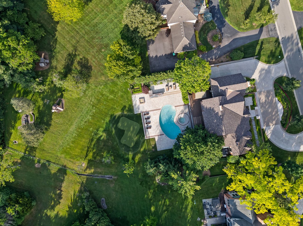 260 Woodwind Dr, Bloomfield Hills