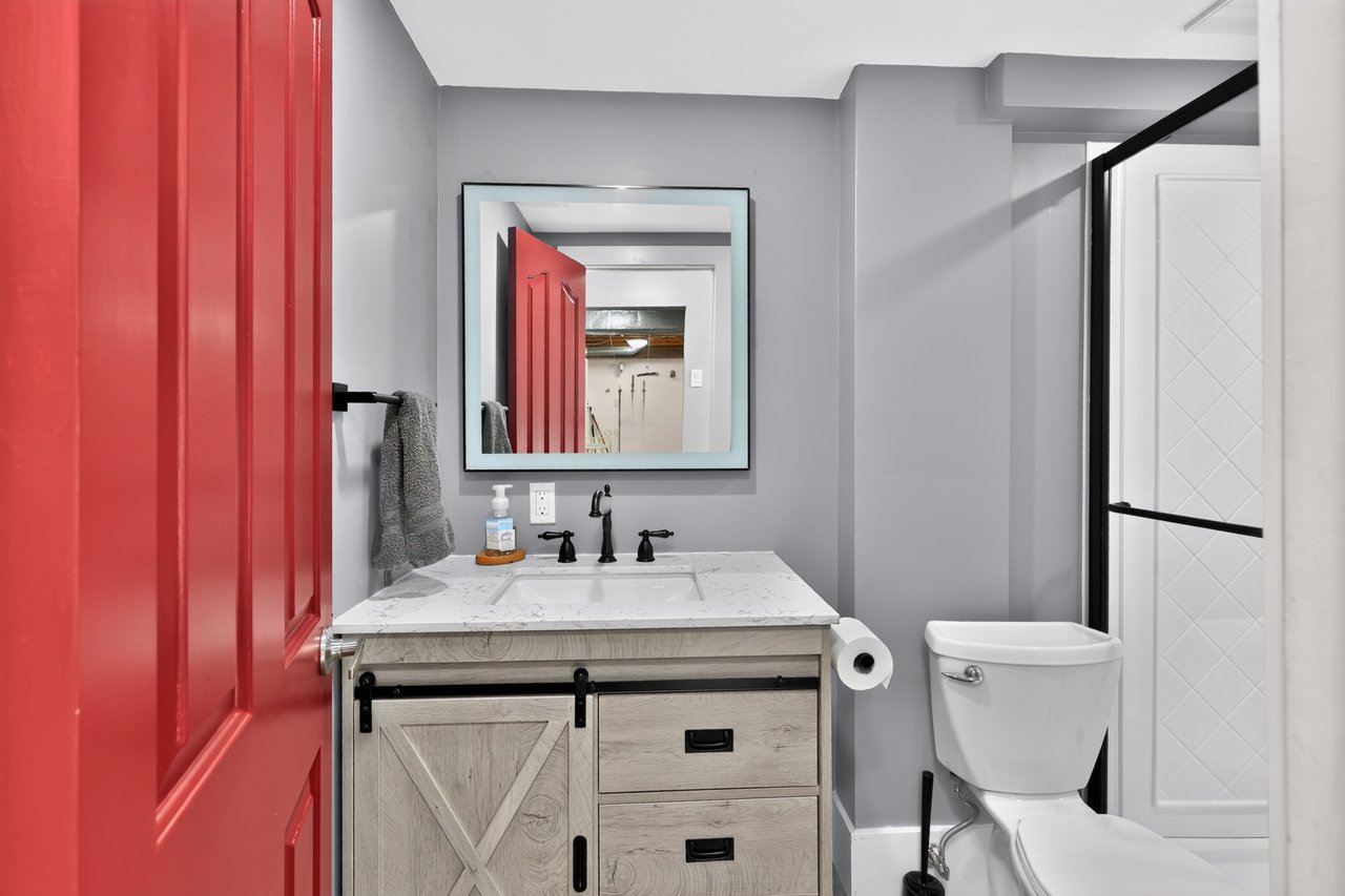 2102 Salma Crescent, Burlington