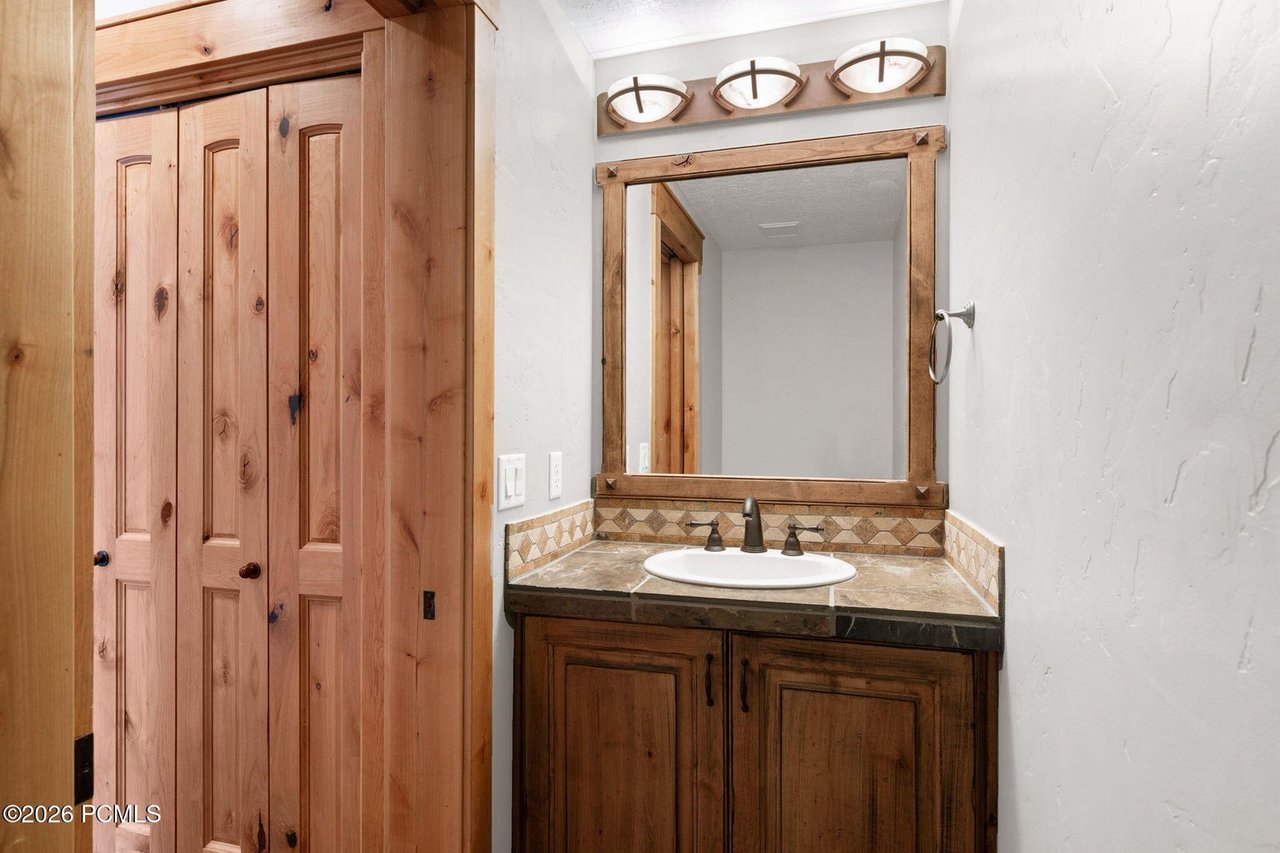 1215 Silver Oak Court 4