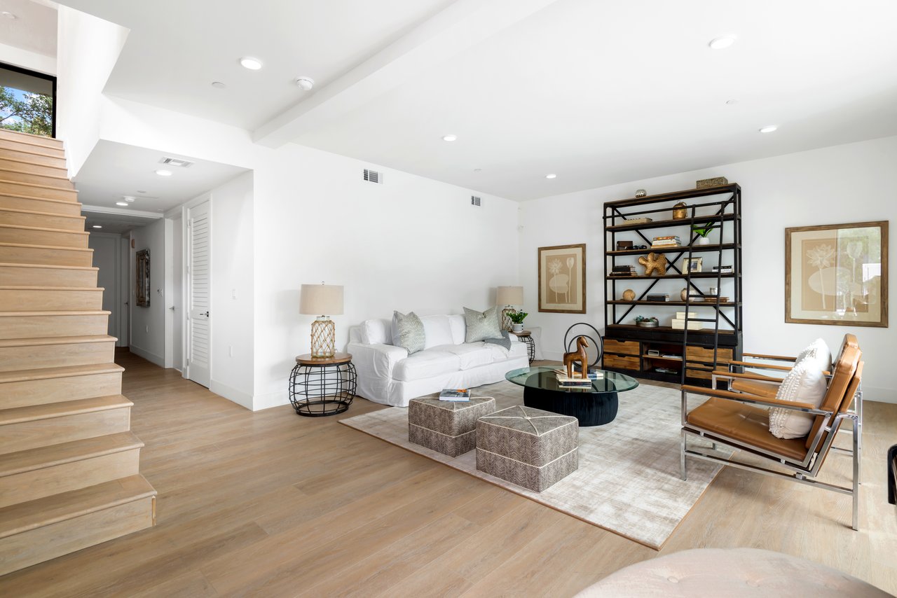 Aurelia Terrace, Regal Pl, 90068