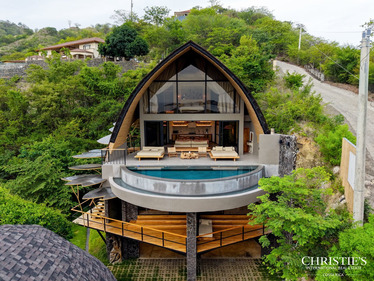 LE CLOS - An Exclusive Three-Residence Estate 