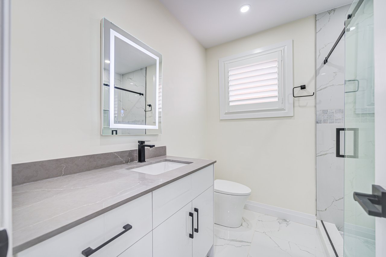 1126 Berkshire Crt