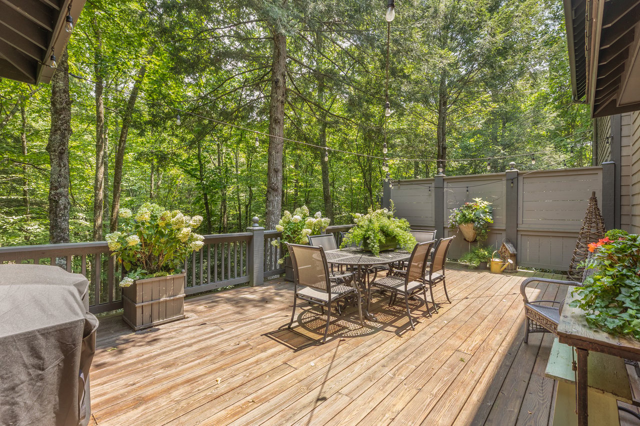 18 Moorewood Circle