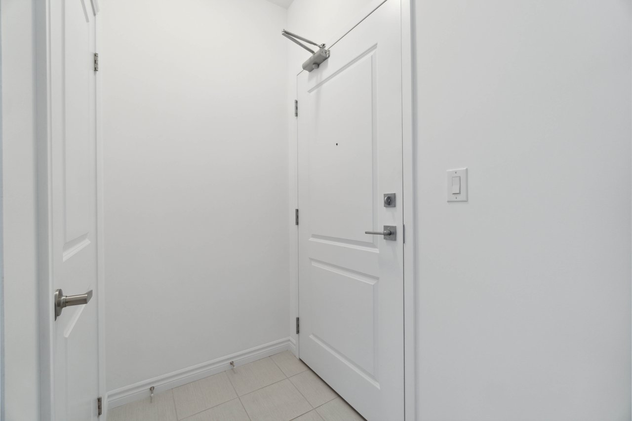 460 Dundas Street E Unit: 121